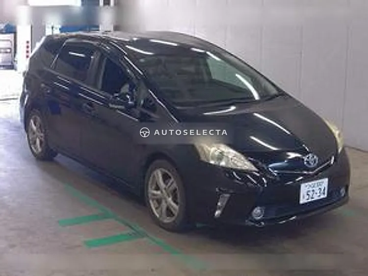 Toyota Prius Alpha 2011, photo 1 of 1