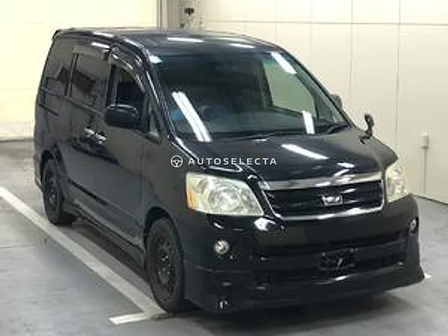 Toyota Noah 2007, auction grade 4