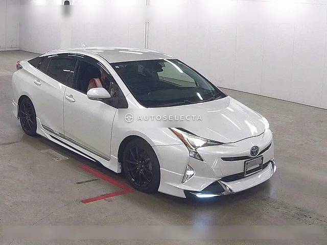 Toyota Prius 2017, auction grade 4.5