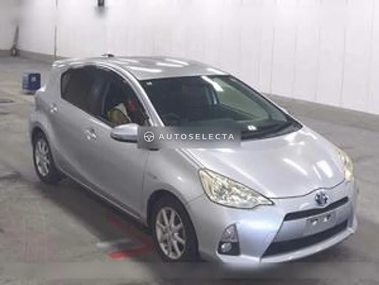 Toyota Aqua 2012, photo 1 of 1