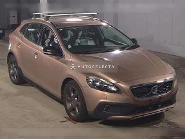 Volvo V40 2013, auction grade 4