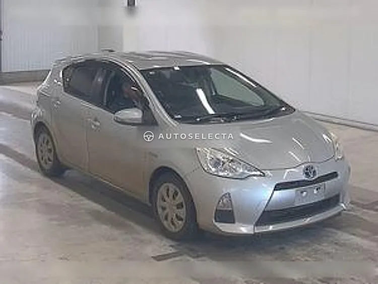 Toyota Aqua 2013, photo 1 of 1