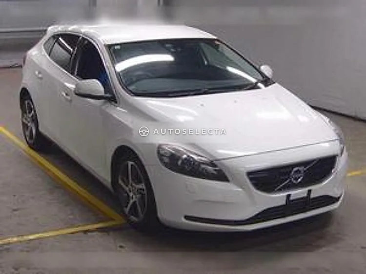 Volvo V40 2015, photo 1 of 6