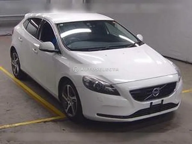 Volvo V40 2015, auction grade 4.5