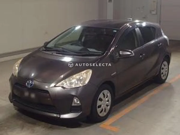 Toyota Aqua 2013, photo 1 of 1