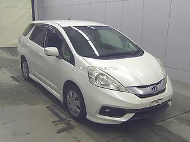 Honda Fit Shuttle 2014, auction grade 3.5