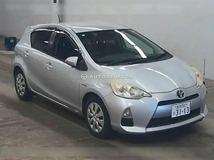 Toyota Aqua 2012, photo 1 of 1