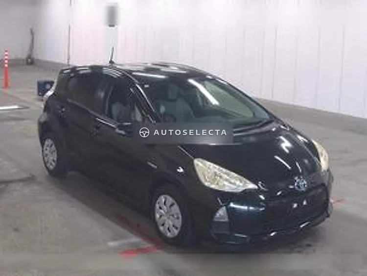 Toyota Aqua 2012, photo 1 of 1