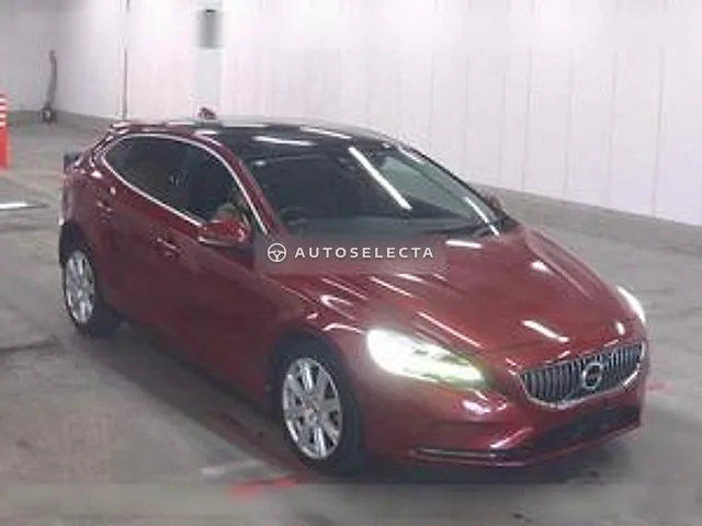 Volvo V40 2017, auction grade 4.5