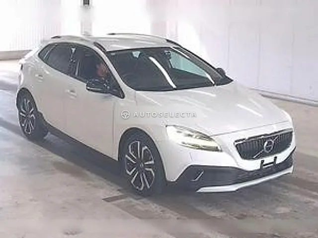 Volvo V40 2017, auction grade 3.5