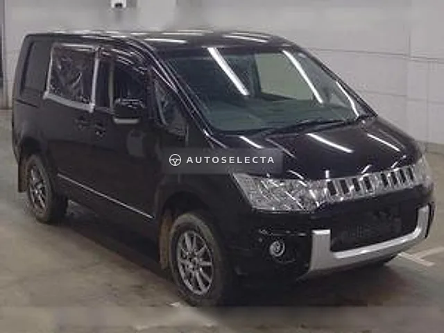 Mitsubishi Delica D:5 2015, auction grade 3.5