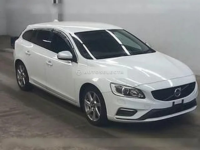 Volvo V60 2015, auction grade 4