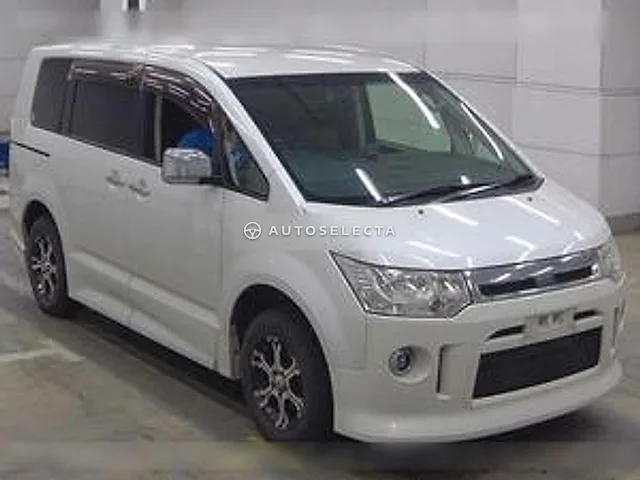 Mitsubishi Delica D:5 2017, auction grade 3.5
