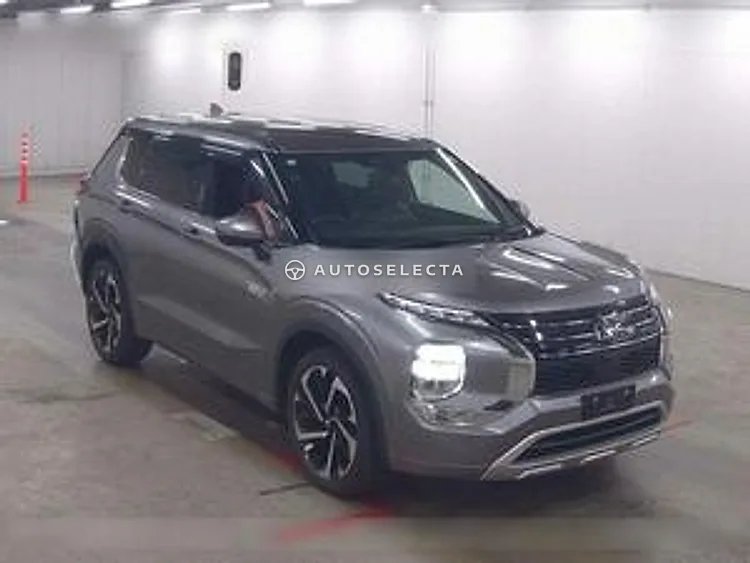 Mitsubishi Outlander PHEV 2022, photo 1 of 6