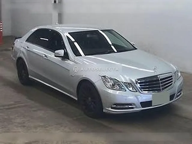 Mercedes-Benz E-Class 2011, auction grade 4