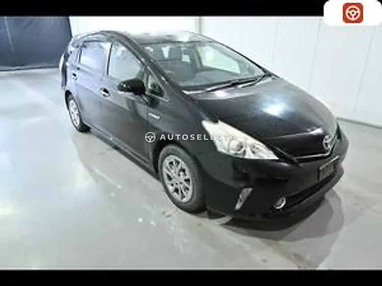 Toyota Prius Alpha 2014, photo 1 of 1