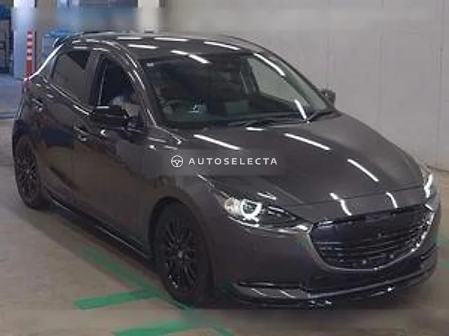 Mazda MAZDA2 2022, auction grade 4