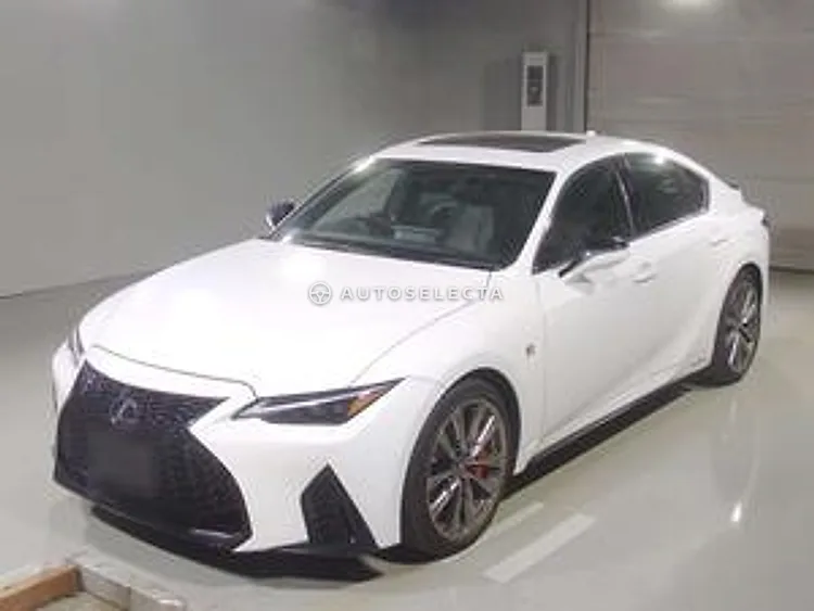 Lexus IS 2021, photo 1 of 2
