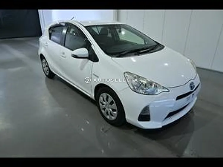 Toyota Aqua 2013, photo 1 of 1