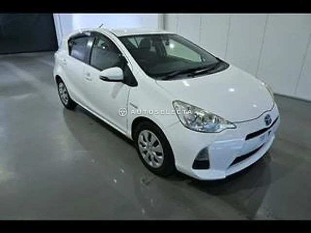 Toyota Aqua 2013, auction grade 4
