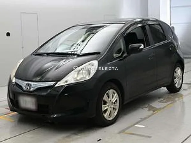 Honda Fit Hybrid 2011, auction grade 3