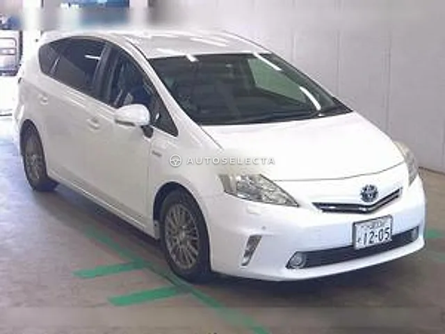 Toyota Prius Alpha 2012, auction grade R