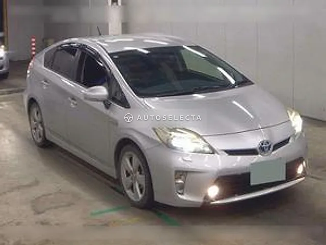 Toyota Prius 2013, auction grade 3.5