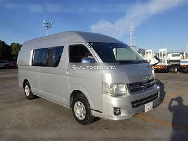 Toyota Hiace Van 2013, auction grade 3.5