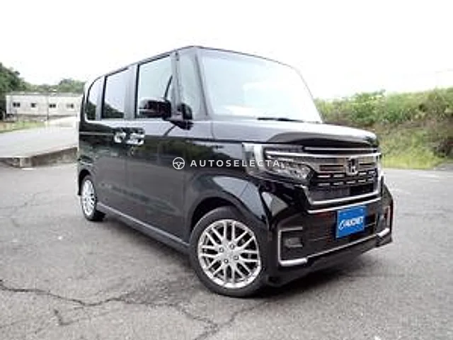 Honda N-BOX Custom 2023, auction grade 4