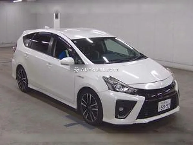 Toyota Prius Alpha 2011, auction grade 3.5