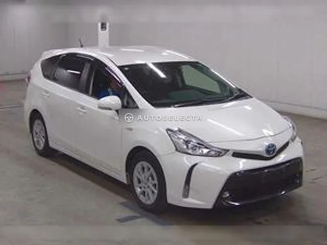 Toyota Prius Alpha 2017, auction grade 3.5