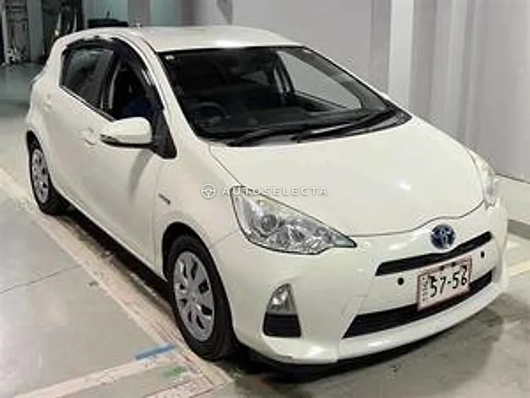 Toyota Aqua 2013, photo 1 of 1