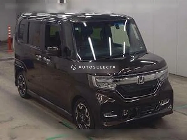 Honda N-BOX Custom 2017, auction grade 4