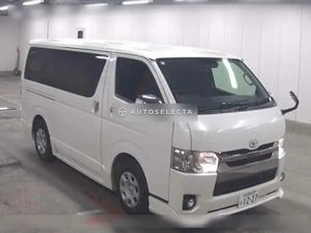 Toyota Hiace Van 2018, auction grade 3.5