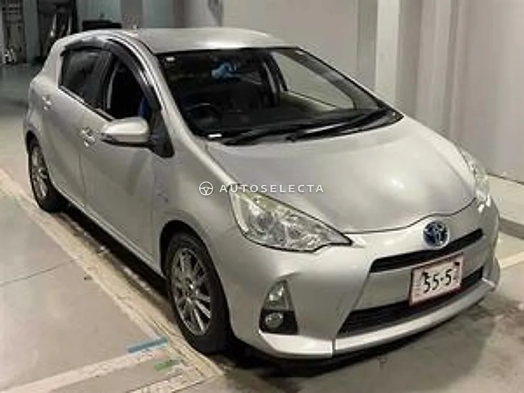 Toyota Aqua 2012, photo 1 of 1