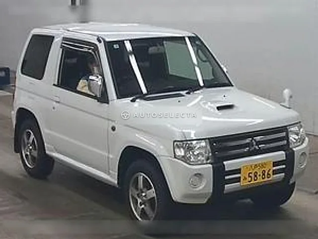Mitsubishi Pajero Mini 2011, auction grade R