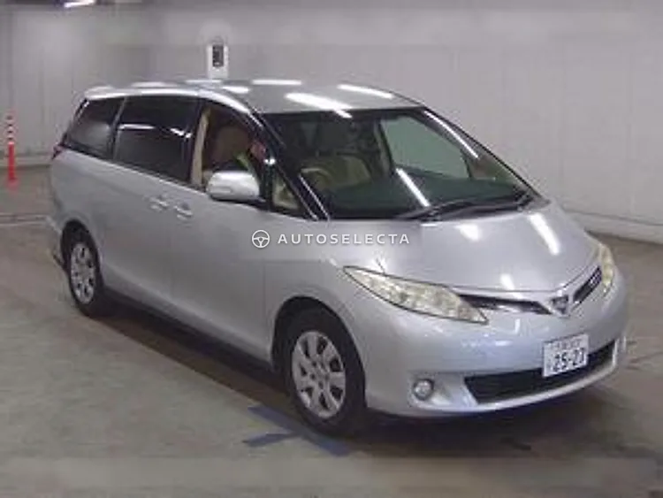 Toyota Estima 2013, photo 1 of 6