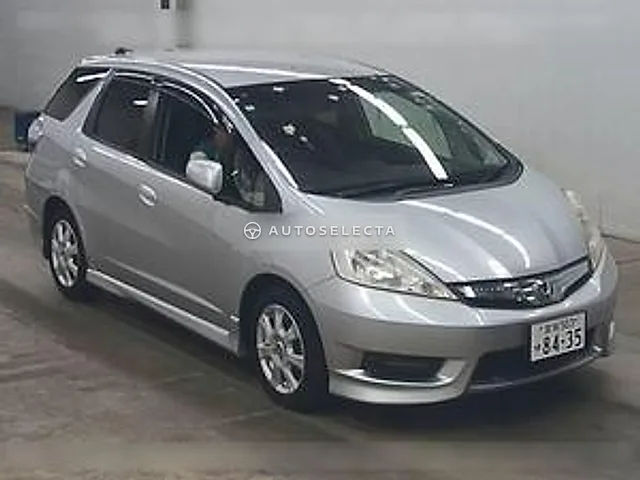 Honda Fit Shuttle Hybrid 2012, auction grade 4