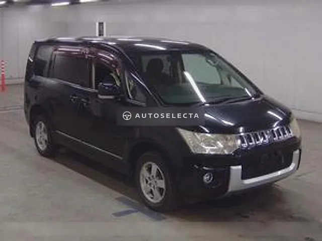 Mitsubishi Delica D:5 2011, auction grade 3.5