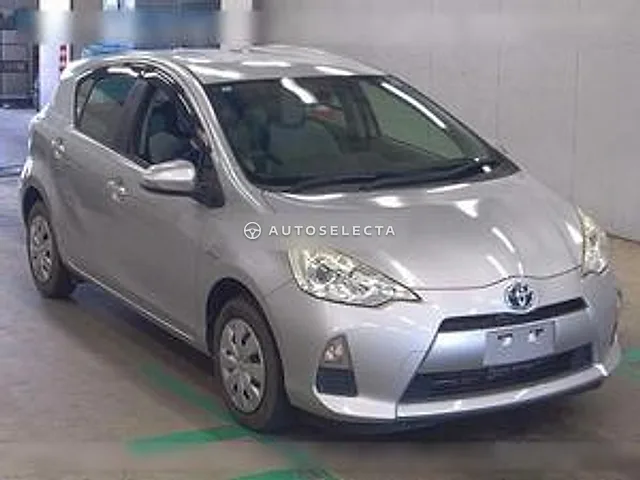 Toyota Aqua 2014, auction grade 4