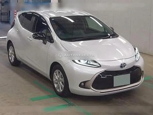 Toyota Aqua 2024, auction grade 5
