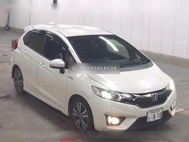 Honda Fit Hybrid 2016, auction grade R