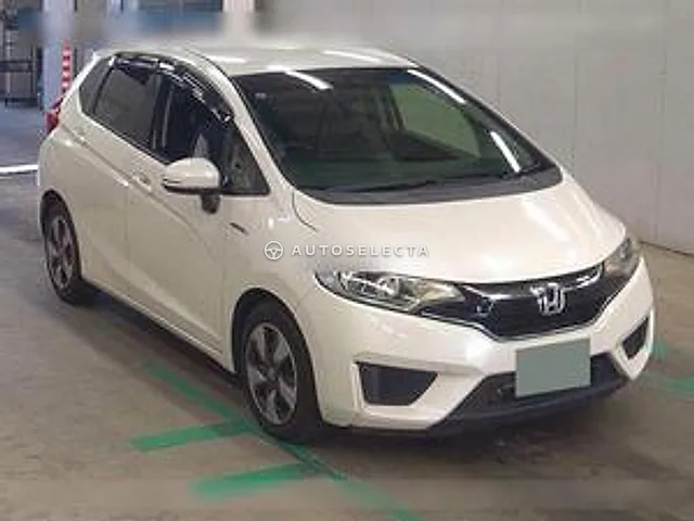 Honda Fit Hybrid 2016, auction grade 3.5