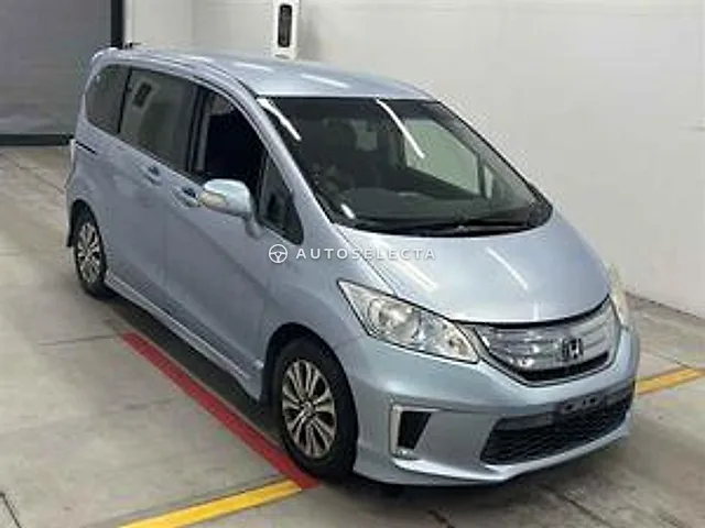 Honda Freed Hybrid 2011, auction grade 4