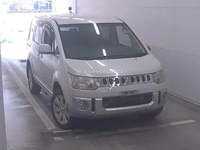 Mitsubishi Delica D:5 2014, auction grade 3.5