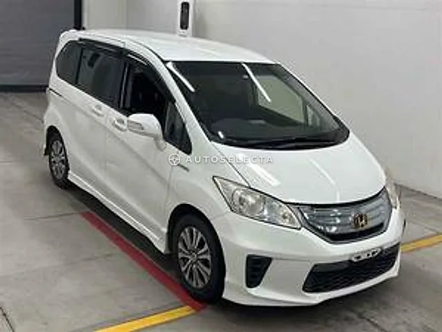 Honda Freed Hybrid 2013, auction grade 3.5