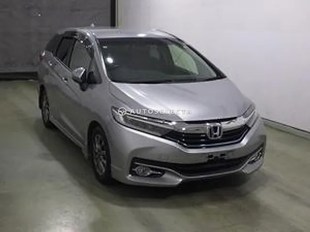Honda Shuttle 2017, auction grade 3.5