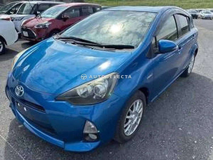 Toyota Aqua 2013, photo 1 of 1
