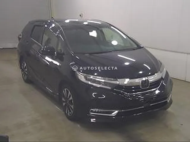 Honda Shuttle 2019, auction grade 3