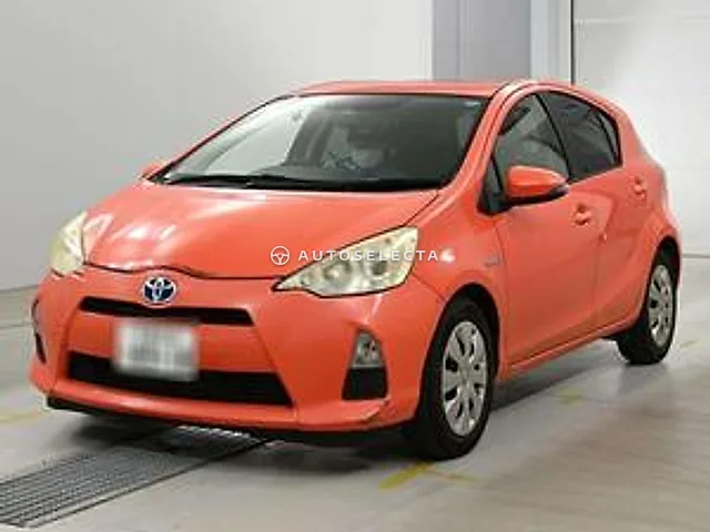 Toyota Aqua 2013, auction grade R